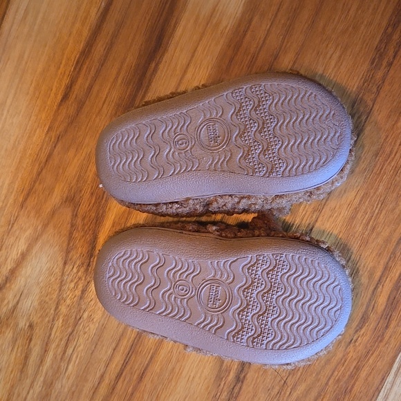 Toddler bear slippers size 6 - Picture 2 of 6